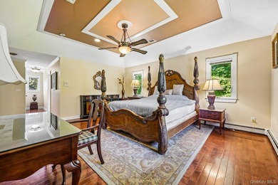 Stunning 5-bedroom, 3.5-bathroom Colonial situated on an - photo 21