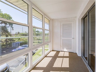 Beautifully updated 1BR/1.5BA condo with tranquil lake and golf - photo 22
