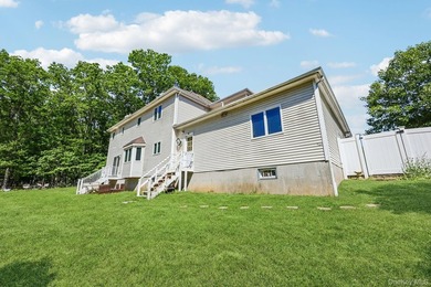 Stunning 5-bedroom, 3.5-bathroom Colonial situated on an - photo 26