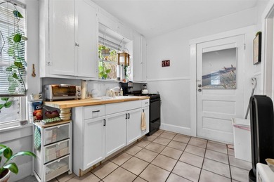 SIX UNIT PLUS FOUR GARAGE BAY cash flowing and investment - photo 31