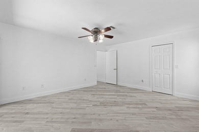 Charming guard gated community in East Boca, 1 1/2 miles to - photo 16
