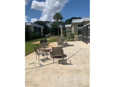 Beautifully updated 2-bedroom, 1-bath second-floor condo in the - photo 23