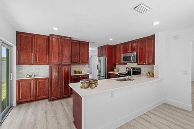 Charming guard gated community in East Boca, 1 1/2 miles to - photo 25