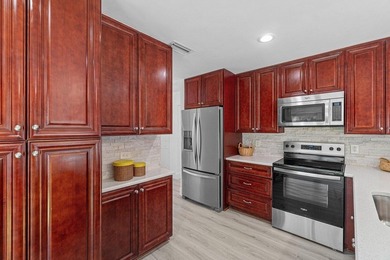 Charming guard gated community in East Boca, 1 1/2 miles to - photo 27