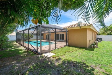 Charming guard gated community in East Boca, 1 1/2 miles to - photo 38