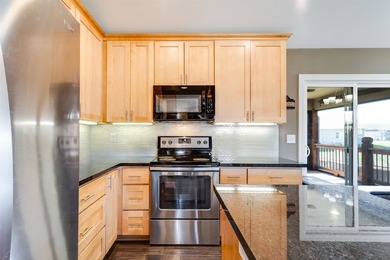 This stunning 5-bedroom, 3-bathroom home offers all the upgrades - photo 9