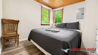 Cabin #2 - 2 Bedroom, 1 Bathroom, 450 sqft. - photo 7
