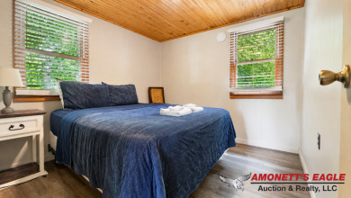 Cabin #2 - 2 Bedroom, 1 Bathroom, 450 sqft. - photo 4