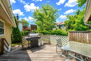 Welcome to this charming 2-bedroom, 2-bath home offering - photo 15