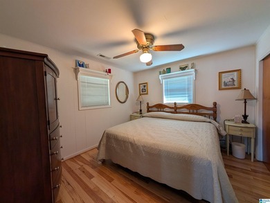Beautiful 2-bedroom 2 bath home with approximately 400 feet of - photo 18