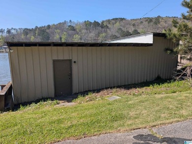 Beautiful 2-bedroom 2 bath home with approximately 400 feet of - photo 19