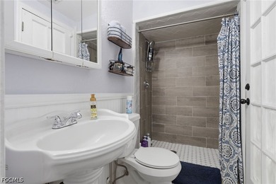 This is a Short Sale subject to 3rd party approval. Spacious - photo 20