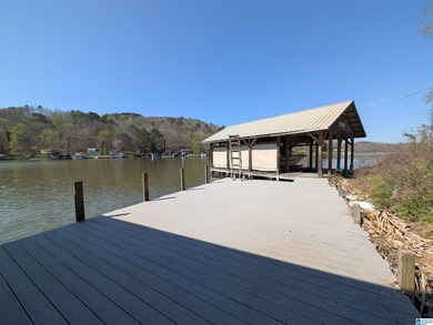 Beautiful 2-bedroom 2 bath home with approximately 400 feet of - photo 23