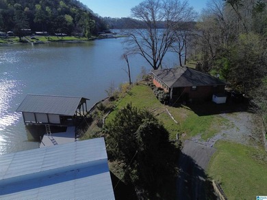 Beautiful 2-bedroom 2 bath home with approximately 400 feet of - photo 29