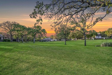 Tucked into the heart of Horseshoe Bay, this beautifully updated - photo 32