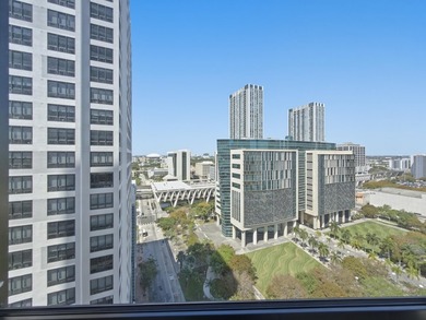 Perched on the 20th floor, this newly completed one-bedroom - photo 41