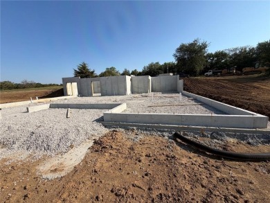 (private lake, pond, creek) Home For Sale in Drexel Missouri