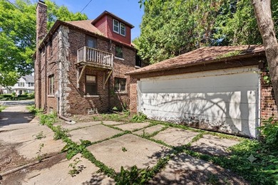 Additional listing photo 1