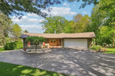 Lake Home Sale Pending in Davis, Illinois