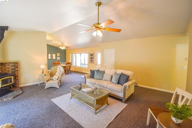 Price Impoved! Welcome Home to Phoenix Lake Park! This single - photo 11