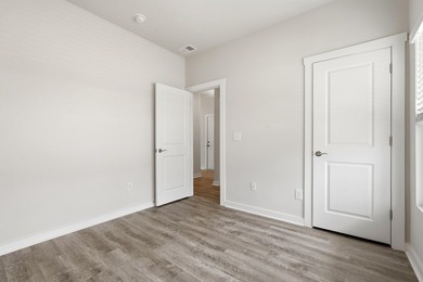 Welcome to this beautifully maintained 3-bedroom, 2-bath home - photo 16