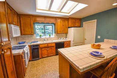 Price Impoved! Welcome Home to Phoenix Lake Park! This single - photo 17
