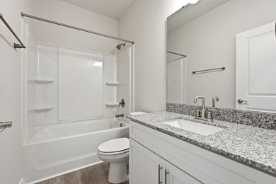 Welcome to this beautifully maintained 3-bedroom, 2-bath home - photo 17