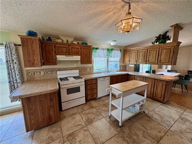 Tucked at the end of a quiet cul-de-sac, this FURNISHED - photo 23