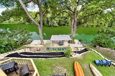 Fully furnished, new covered waterfront deck, fresh exterior - photo 3