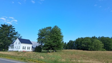 380 Clinton Ave, Winslow. Classic early 1800's farmhouse and - photo 2