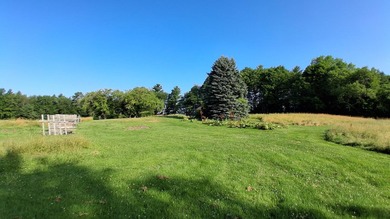 380 Clinton Ave, Winslow. Classic early 1800's farmhouse and - photo 4