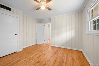 Price Revise! Welcome to 140 Moorman Drive! This beautifully - photo 11