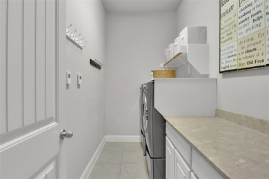 Sophisticated residence situated just off the tee of the golf - photo 21