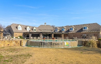Sophisticated residence situated just off the tee of the golf - photo 25