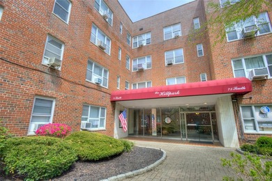 Rarely available TOP (4th) FLOOR 2 Bedroom, 2 Bath residence in - photo 33