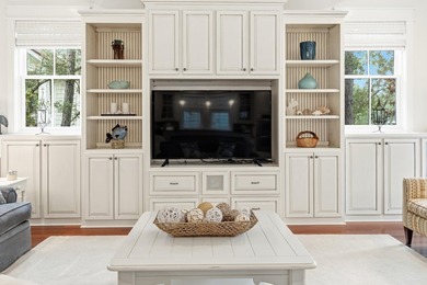 Welcome to 53 Creek Bridge Way, a refined coastal retreat - photo 11