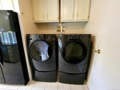 LONGTOWN ESTATES HOME WITH ACCESS TO THE WATER! Come home to - photo 32
