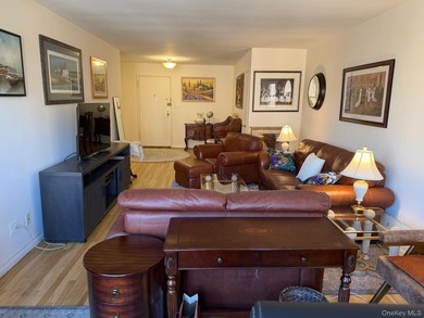 Deeded 1 Car Parking Included! Very Sunny and Spacious Corner - photo 6