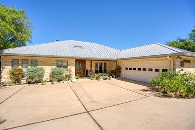 Luxurious Retreat Overlooking Lake Marble Falls Awaits You! - photo 2