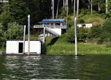 South Tenmile Lake Home For Sale in Lakeside Oregon