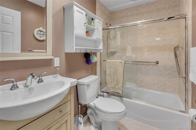 Welcome to this beautifully maintained, energy-efficient - photo 16