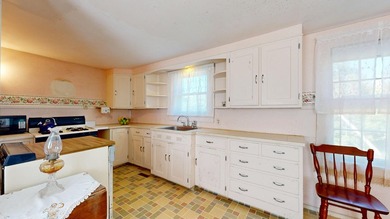 Nestled in the tranquil beauty of St. George, Maine, this - photo 5