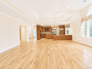 **Country Club Living at The Greens at Half Hollow** Beautifully - photo 14