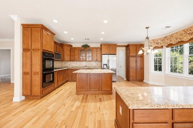 **Country Club Living at The Greens at Half Hollow** Beautifully - photo 16