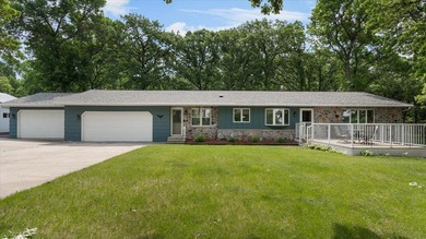 Welcome to this spacious 4-bedroom, 3-bath rambler just minutes - photo 3