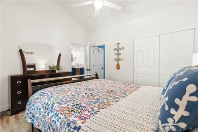 This is the kind of lake condo people wait for-top-floor views - photo 18