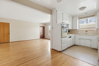Don't miss this cute 1 bedroom, 1 bath condo, 3 blocks from the - photo 20