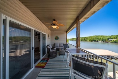 This is the kind of lake condo people wait for-top-floor views - photo 25