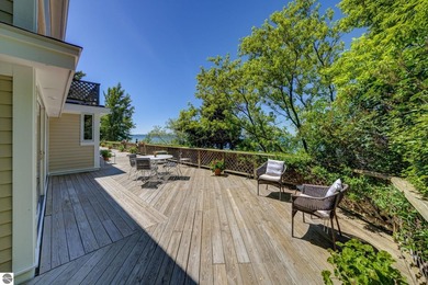 Nestled along 150 feet of private frontage on beautiful Good - photo 49