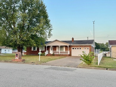 (private lake, pond, creek) Home For Sale in Tell City Indiana